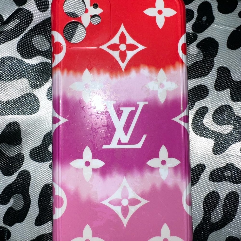 iPhone 11 luv phone case